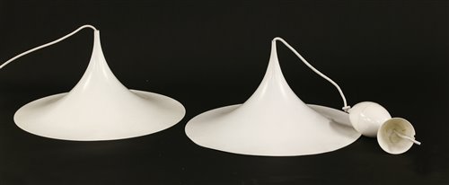 Lot 286 - A pair of white pendant lights