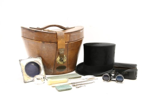 Lot 140 - A Tress and Co top hat and original box