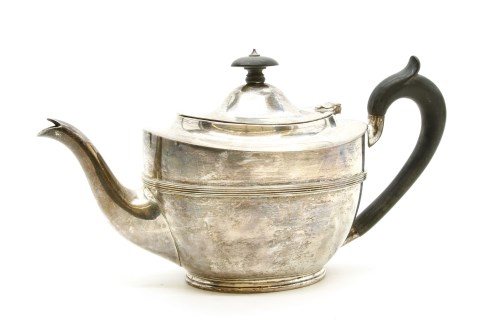 Lot 125 - A silver teapot