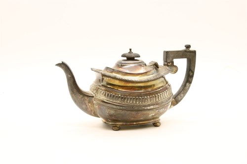 Lot 123 - A George V silver tea pot