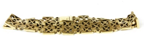 Lot 3 - A 9ct gold seven row gate link bracelet