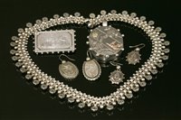 Lot 121 - A Victorian sterling silver collar