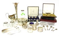 Lot 206 - A collection of silver items
