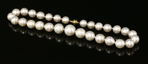 Lot 332 - A single row graduated South Sea cultured pearl necklace
