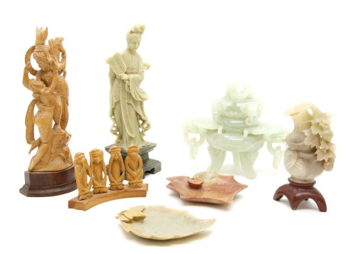 Lot 342 - A collection of hardstone and wood carvings