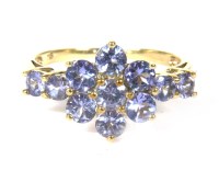 Lot 61 - A gold tanzanite cluster ring