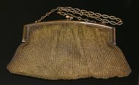 Lot 70 - A Continental gold mesh handbag