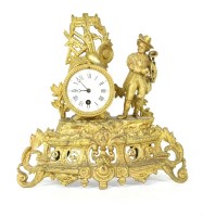 Lot 411 - An early 20th Century gilt spelter mantle clock