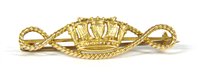 Lot 18 - A gold naval crown and rope brooch