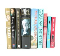 Lot 234 - SIGNED COPIES: A large collection of mainly first editions with dust jackets