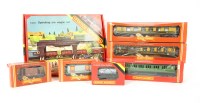 Lot 337 - A large quantity of Hornby 00 Guage scale models