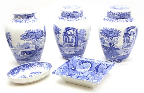 Lot 291 - Eleven items of modern blue and white Spode Italian pattern china