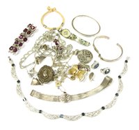 Lot 45 - A collection of costume jewellery