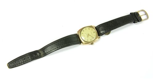 Lot 20 - A gentlemen's 9ct gold Marvin mechanical strap watch
