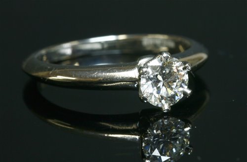 Lot 528 - A platinum single stone diamond ring, by Tiffany