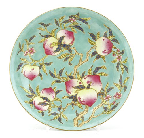 Lot 113 - A Chinese famille rose plate