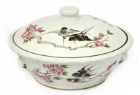 Lot 416 - A Chinese bowl and cover