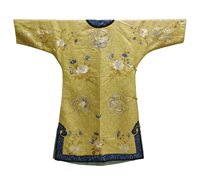 Lot 282 - A Chinese embroidered robe
