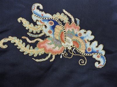 Lot 284 - A Chinese embroidered robe
