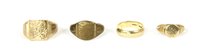 Lot 63 - A gentlemen's gold signet ring