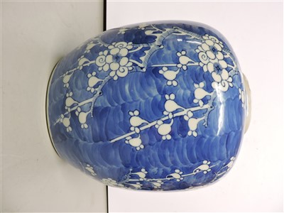 Lot 130 - A Chinese blue and white jar
