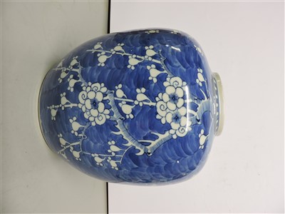 Lot 130 - A Chinese blue and white jar