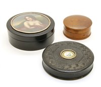 Lot 212 - A 19th Century lacquer lidded box