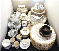 Lot 297 - Spode 'Fleur de Lys' pattern tea and dinnerwares
