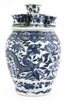 Lot 404 - A Chinese blue and white blue bulb vase