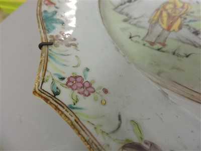 Lot 91 - A large Chinese famille rose meat dish