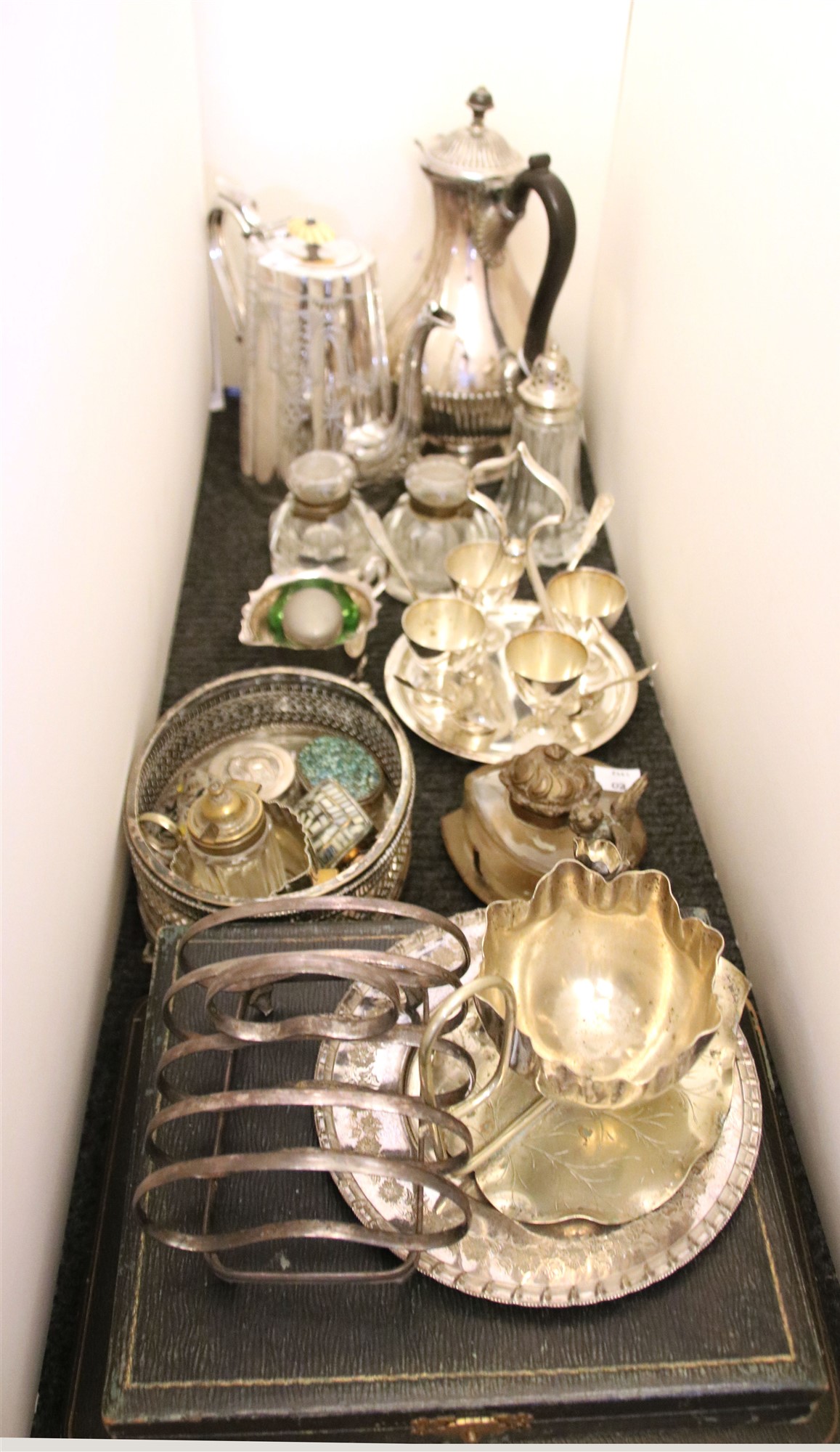 Lot 341 - Silver plate to include coffee pot