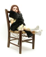 Lot 400 - Doll