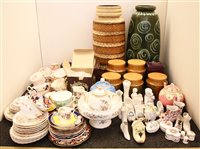 Lot 197 - Ceramics