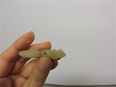 Lot 147 - A Chinese jade pendant