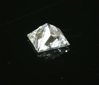 Lot 157 - An unmounted princess cut diamond