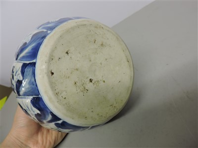 Lot 44 - A Chinese blue and white double gourd vase