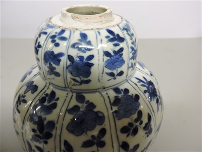 Lot 44 - A Chinese blue and white double gourd vase