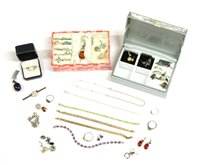 Lot 271 - A large collection of jewellery and costume jewellery