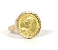 Lot 29 - A 9ct gold Victorian half sovereign ring