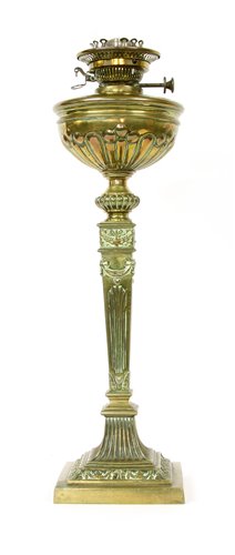 Lot 425 - A Hinks brass lamp