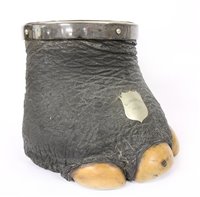 Lot 436 - A mounted elephants foot