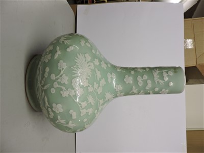 Lot 103 - A Chinese bottle vase