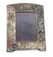Lot 200 - A later 20th Century Aesthetic style silver photo frame