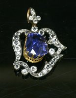Lot 33 - A cased Victorian unheated sapphire pendant