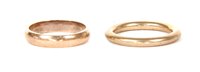 Lot 26 - A 9ct gold wedding ring