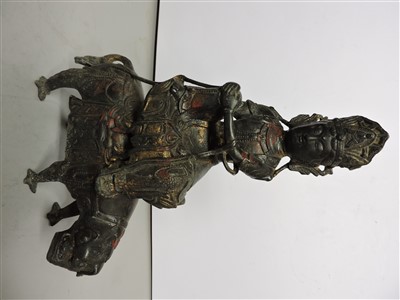 Lot 194 - A Chinese bronze Guanyin