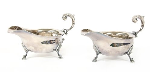 Lot 189 - A pair of silver sauce boats