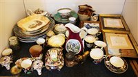 Lot 327 - A collection of ceramics