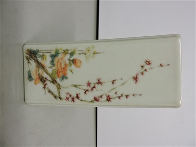 Lot 128 - A Chinese famille rose vase