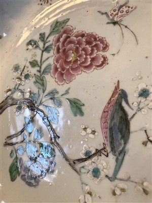 Lot 141 - A Chinese famille rose plate